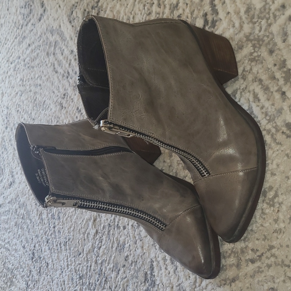 Freebird by Steven Claire Zip-Up Booties Size 10